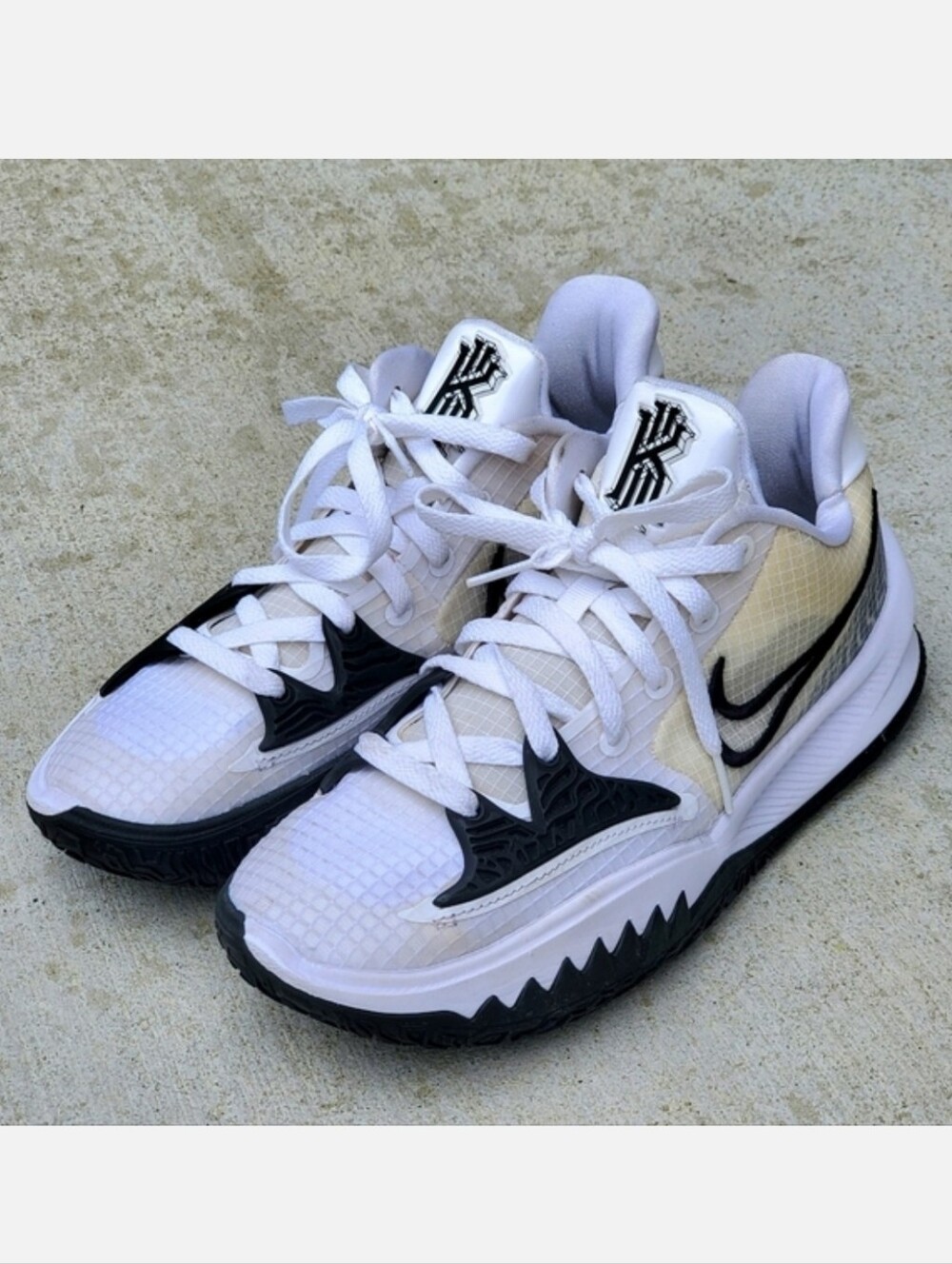 Nike Kyrie 4 Low TB Sneakers White Black Basketball Shoes DA7803-100 SIZE 7.5